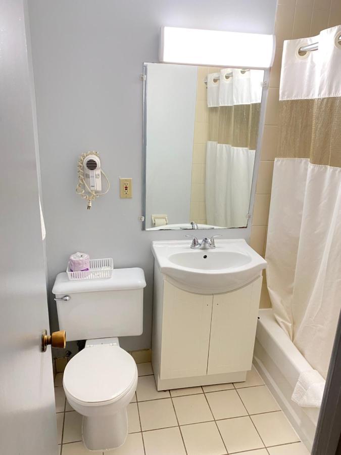 Liberty Inn Bowmanville Extérieur photo